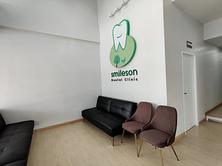 คลินิกทันตกรรมสมายซัน (Smileson Dental Clinic) ทำฟัน จัดฟัน รากเทียม พระราม 2