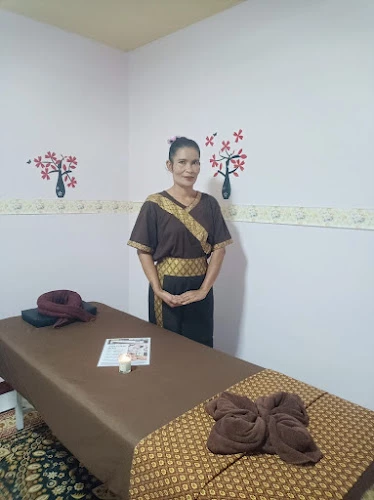 Gray Thai Massage Therapist