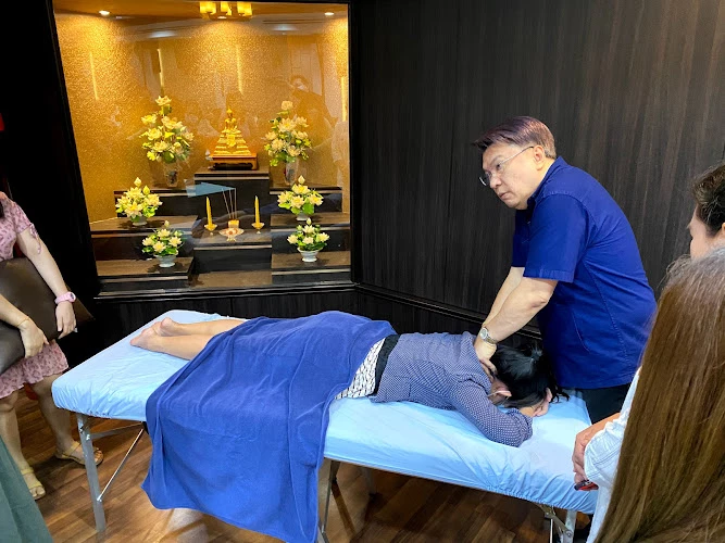 คลินิกกายภาพบำบัดศาลาแดง เทคนิคเฉพาะจากออสเตรเลีย Saladaeng Physiotherapy Clinic