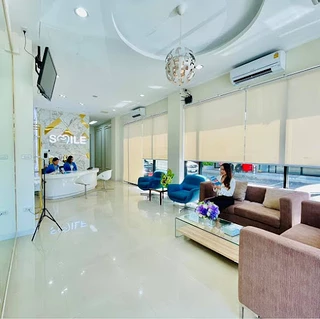 Smile Signature Dental Clinic Onnut คลินิกทันตกรรม สไมล์ ซิกเนเจอร์ สาขาอ่อนนุช The Master Reflexion @BTS Onnut