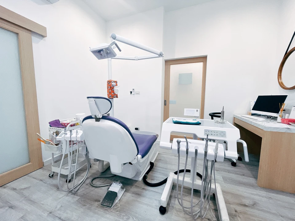 I smile dental clinic rattanaburi