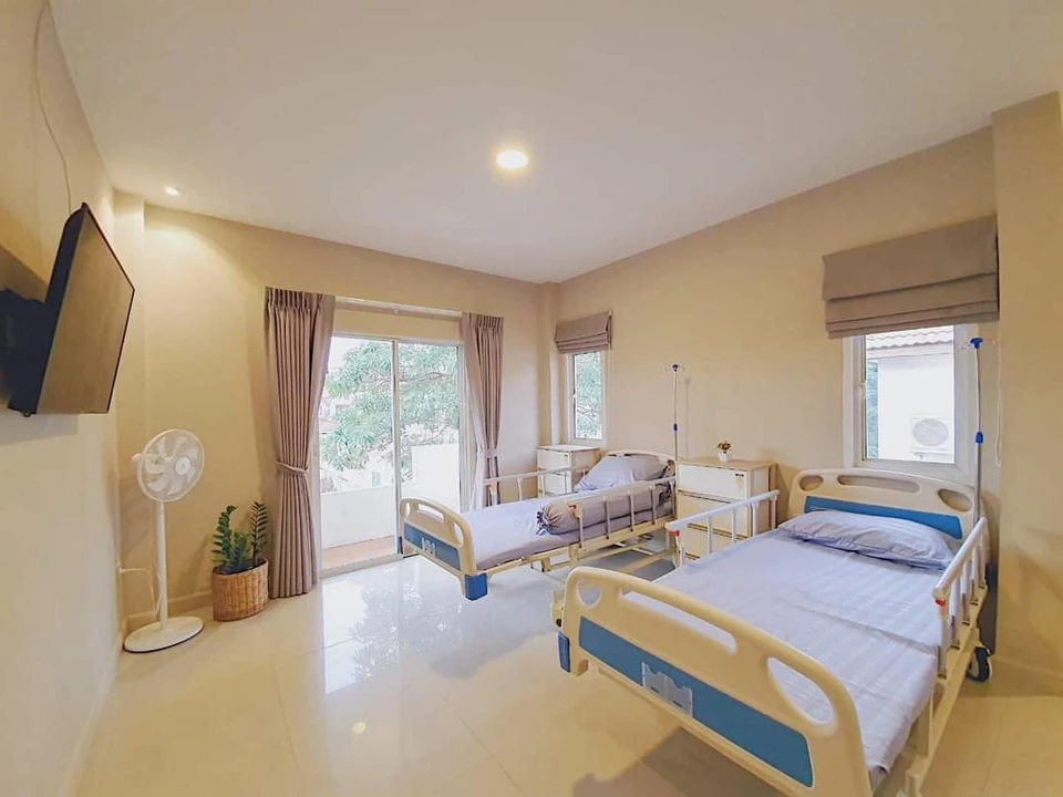 ศูนย์ดูแลผู้สูงอายุ และผู้ป่วยระยะพักฟื้น รังสิต​ CNH​ NURSINGHOME​