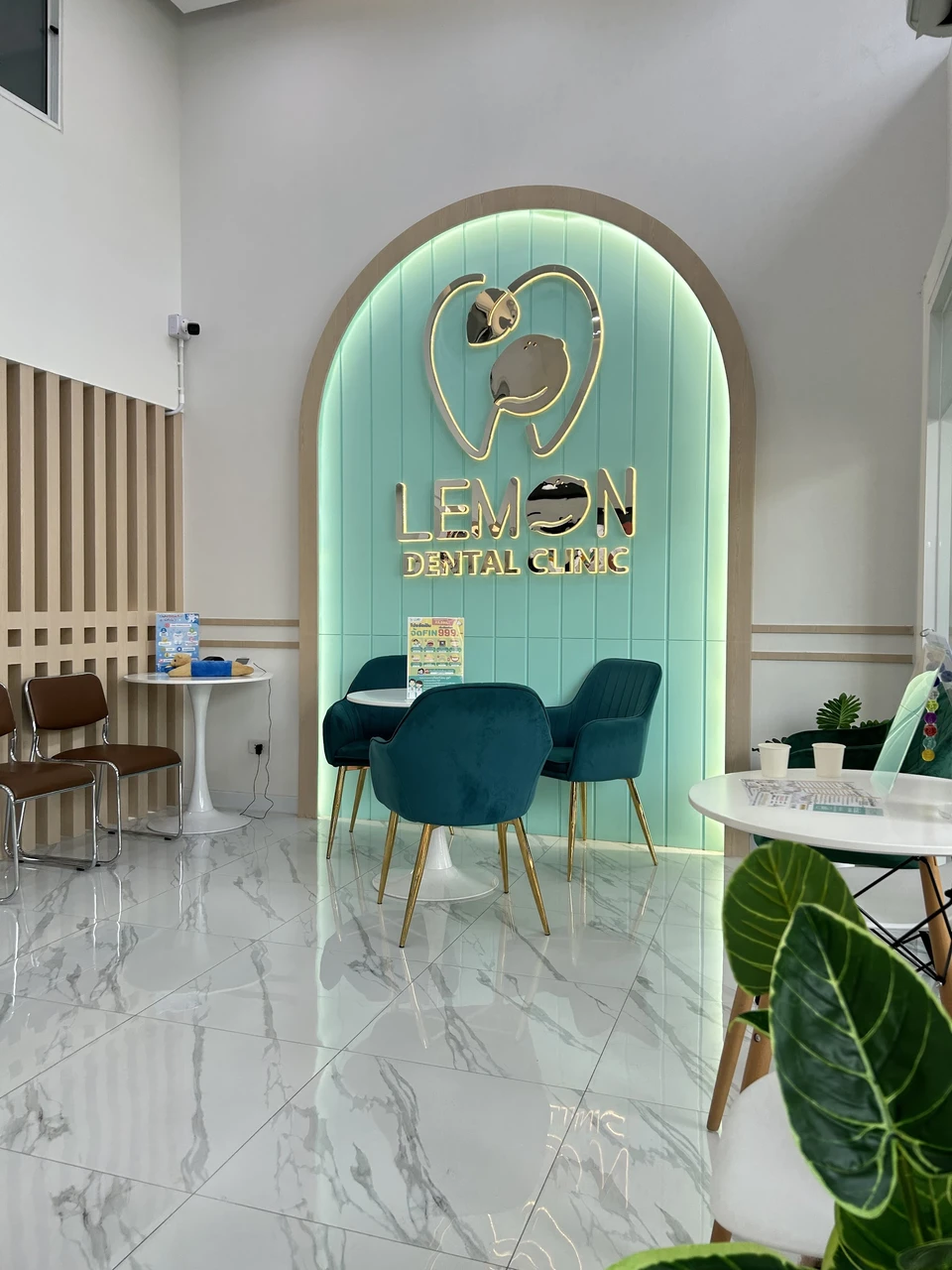 LEMON Dental Clinic (สาขาอิสรภาพ) จัดฟัน ทำฟัน - เลมอน คลินิกทันตกรรม