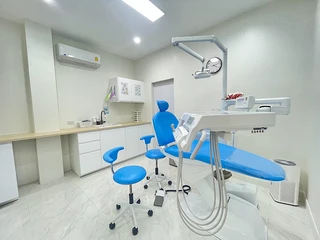 คลินิกทันตกรรมเดอะเฟิสต์ | The 1st Dental Clinic