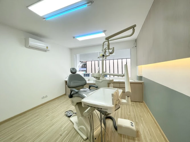 Dental Home Clinic พระโขนง คลินิกทันตกรรม จัดฟัน รากฟันเทียม デンタルホームクリニック