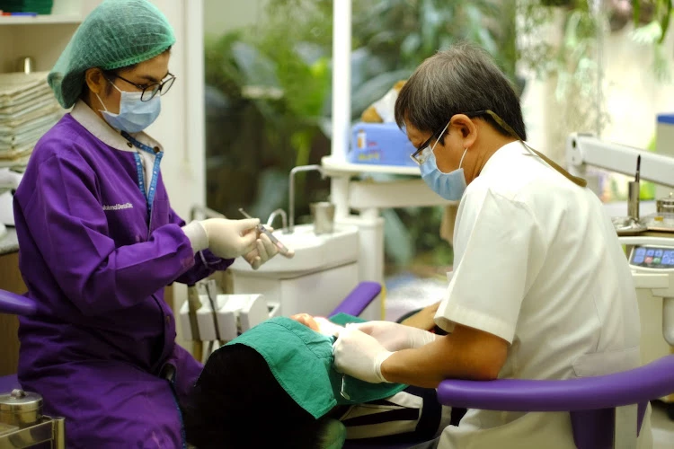 คลินิกทันตกรรมแมกไม้ Makmai Dental Clinic