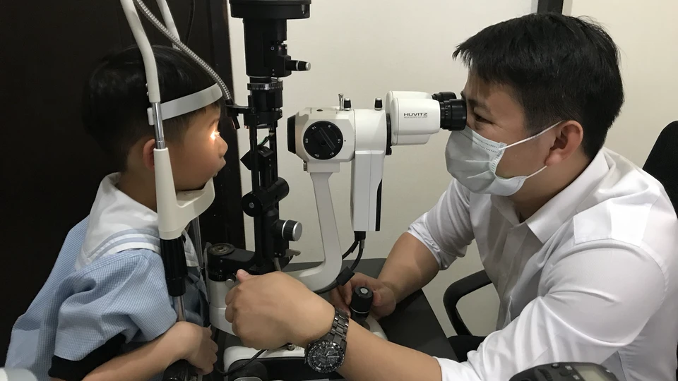 คลินิกตาหมอนเรศ : Dr.naret Eye Clinic