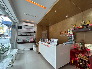 คลินิกทันตกรรมดีฟอร์ยู D4U dental clinic