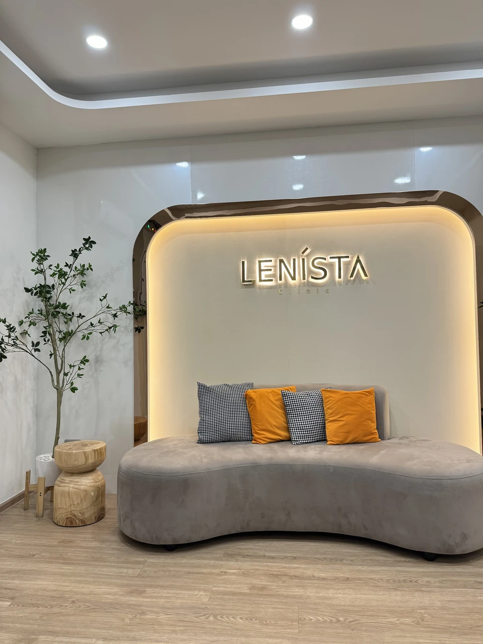 เลอนิสต้า คลินิก Lenista Clinic