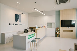 คลินิกทันตกรรมศิลป์ฟ้า Silfah Dental Clinic