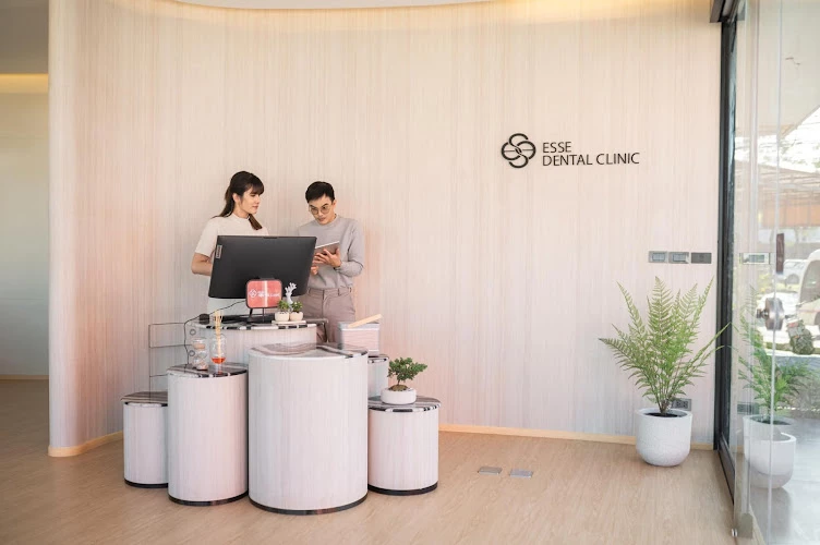 คลินิกทันตกรรมเฉพาะทางเอสซี (ESSE Dental Clinic)