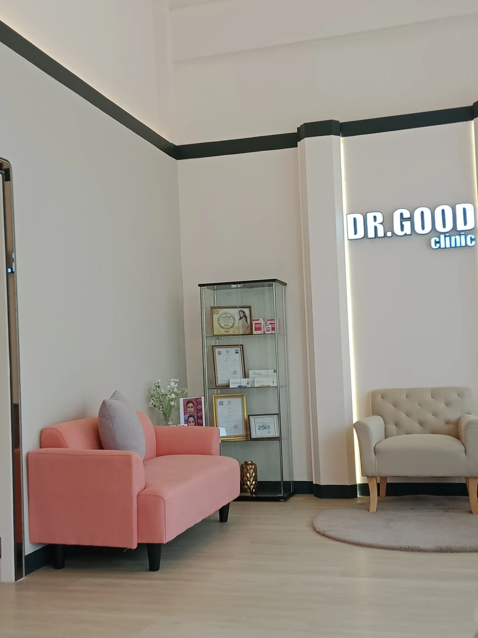 Dr Good clinic ด็อกเตอร์กู๊ดคลินิก เสริมความงามนครสวรรค์