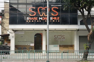 SMS Dental Clinic (คลินิกทันตกรรมเอสเอ็มเอส)