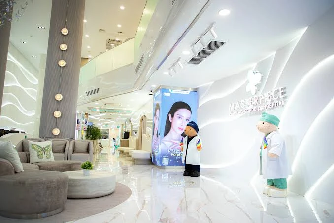 ศูนย์ศัลยกรรม ดึงหน้า ยกคิ้ว Facelift center by Masterpiece hospital