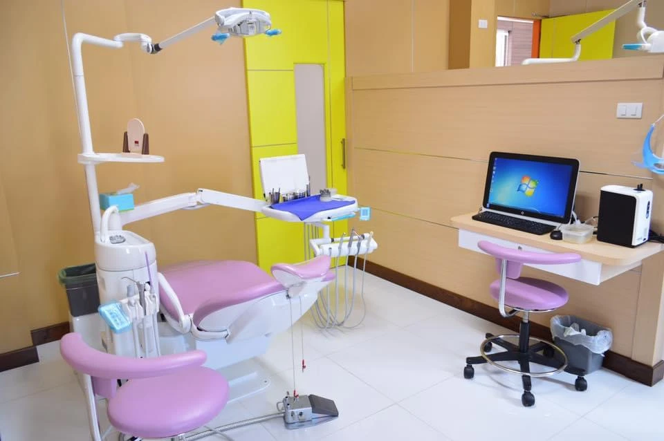 คลินิกรักษ์ฟัน อ.เมือง จ.สุราษฎร์ธานี Rakfun dental clinic