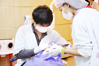 SDC1st Dentist (ศาลาแดง ซ.1 ทันตกรรม)