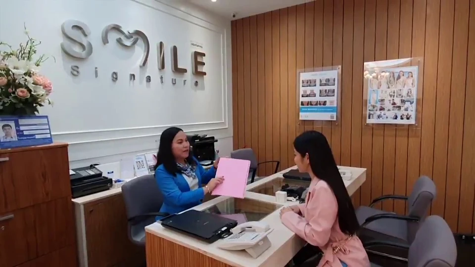 ศูนย์จัดฟัน รากฟันเทียม Smile Signature Dental clinic , Seacon Srinakarin branch